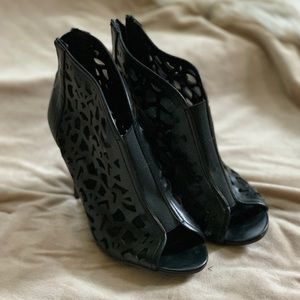 Wild Diva Black Cutout heel